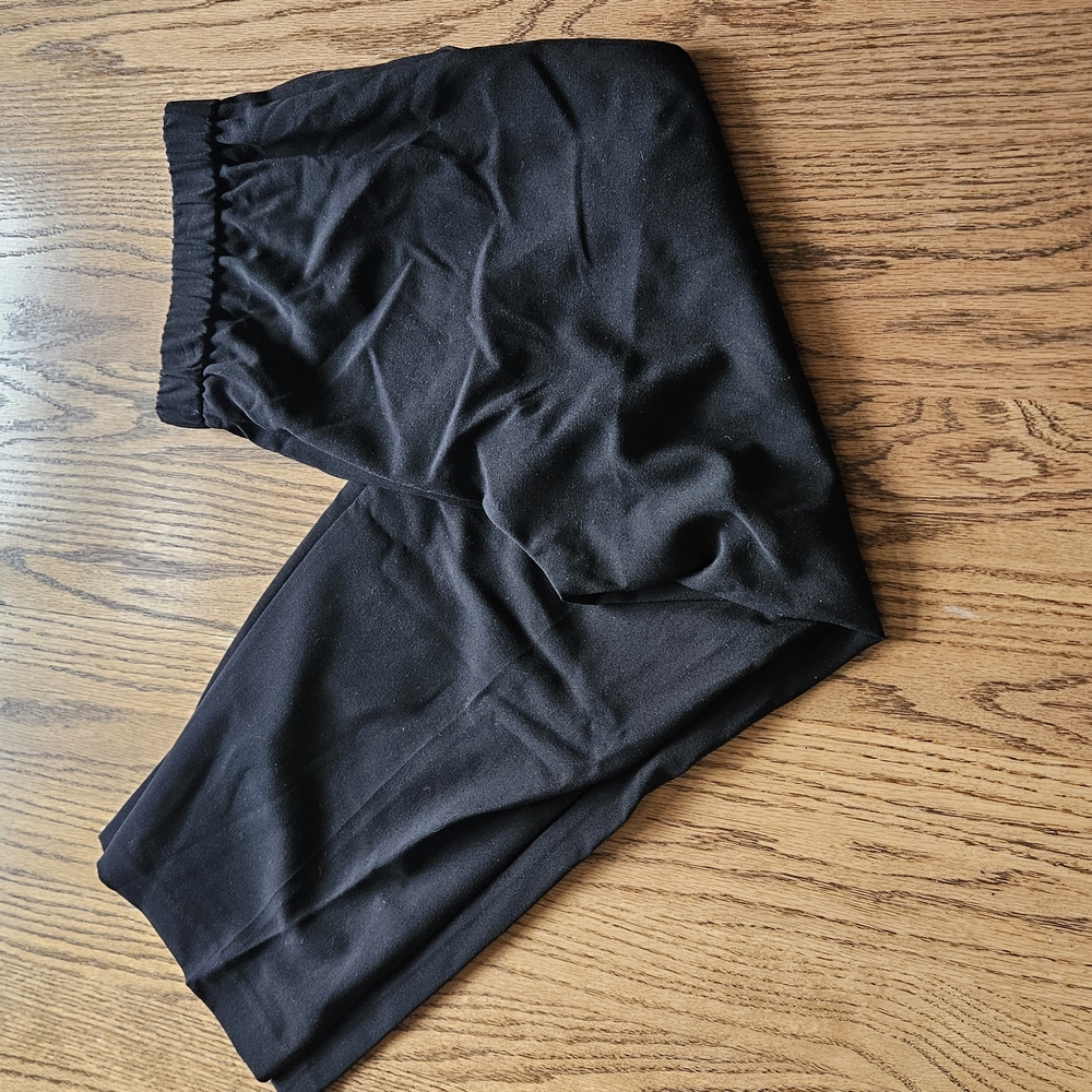 NWT Studio Works size 8 petite black Elastic Waist Pants